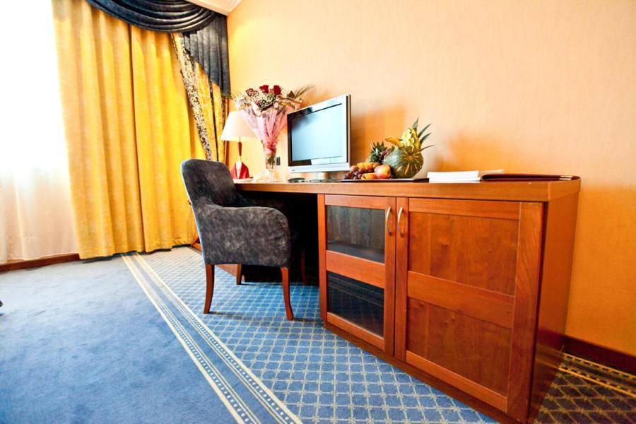 River Palace Hotel Atyraū Rom bilde